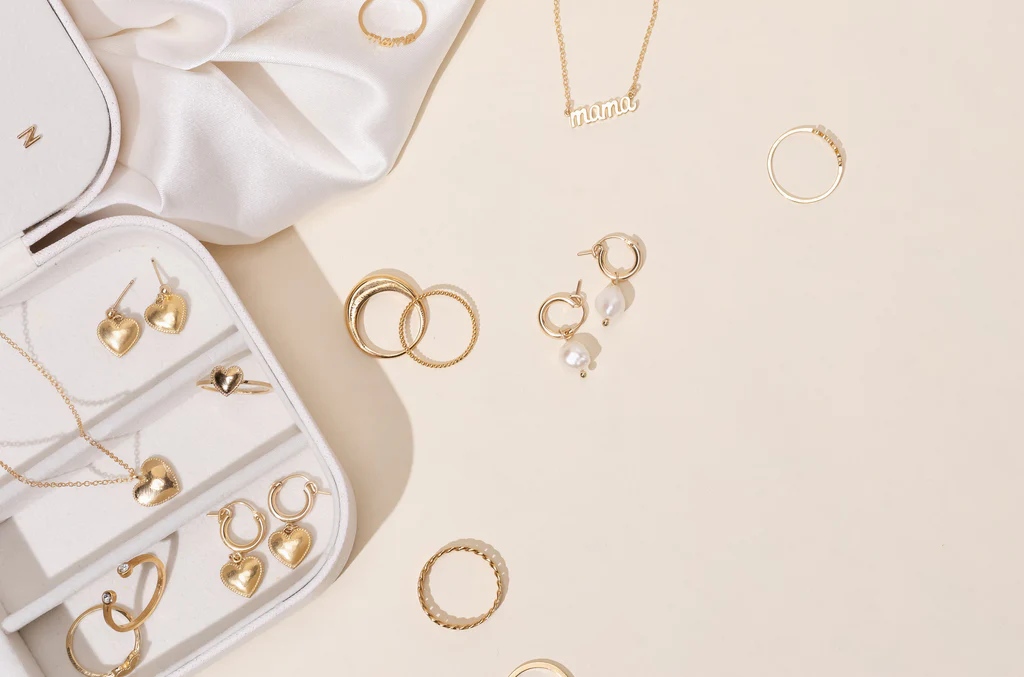 Accessory Trends: Must-Have Pieces for 2024